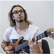 Vuoi imparare anche tu a suonare la Chitarra? Questo è il momento giusto! Scrivimi per intraprendere il tuo percorso!