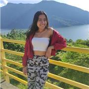 Profesional en diseño industrial enseña técnicas de pintura y dibujo