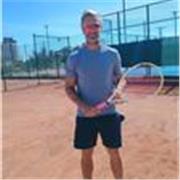 Clases particulares de tenis a domicilio y en el club de Tenis Mediterráneo.Todos los niveles