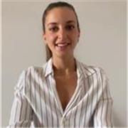 Profesora de Psicología apta para todas las edades y niveles