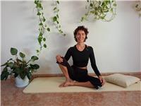 Instructora de yoga / hatha, vinyasa,  y embarazo y post parto. (principiantes e intermedios).