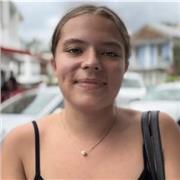 Danseuse passionnée propose cours de danse dynamiques pour débutants et intermédiaires à