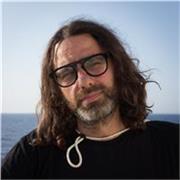 Offro lezioni di scrittura, regia, direzione della fotografia e montaggio per il cinema.