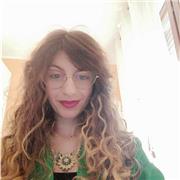 Laureata in Giurisprudenza e Master conseguito in Metodologie Didattiche per l'insegnamento delle materie giuridico-economiche, offre ripetizioni /lezioni private in presenza o in modalità online