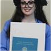 Sono una studentessa universitaria che ama lo studio e ho la buona capacità di farlo amare a chi mi circonda.