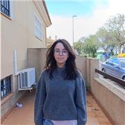 Estudiante de ingeniería informatica graduada en bachillerato tecnológico imparte clases de matemáticas, química e inglés