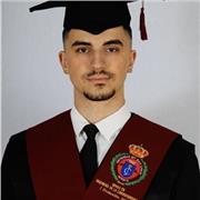 Doy clases particulares de Matemáticas e Informática, nivel ESO. Soy ingeniero informático que este año empieza a cursar master de inteligencia artificial. Cuento con amplia experiencia dando clase a ESO