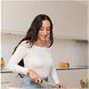 Registered nutritionist helping people improve their diet and reach their goals without unnecessary restrictions. 