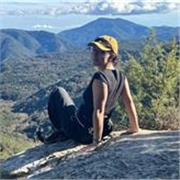 Profesora de dibujo artístico para jóvenes y adultos