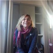 Insegnante delle scuole pubbliche di lingua e cultura inglese impartisce lezioni online