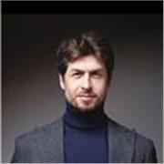 Docente di musica impartisce lezioni di pianoforte, teoria e composizione - solo online