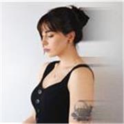 Diseñadora de Producto titulada y artista de VFX especializada en diseño digital, modelado 3D y edición de vídeo