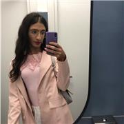 Diplomata in lingue e attualmente frequentante il 3 anno di università in lingue e culture straniere