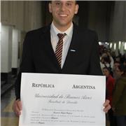 Profesor de materias de derecho a nivel universitario y escolar