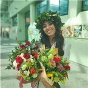 Neolaureata in Giurisprudenza, insegnante di diritto