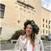 Laureata con master in Marketing e diploma in Scienze Umane, aiuto studenti con ripetizioni online dinamiche