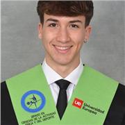 Profesor de apoyo escolar especializado en clases de educación física