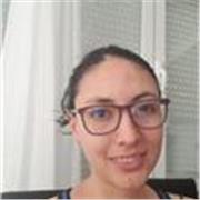 Profesora de Ciencias sociales, historia y matemáticas que imparte clases para niños y adolescentes hasta las 14 años