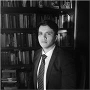 Maestro especializado en economía política, teoría económica, teoria del estado, políticas publicas y análisis institucional