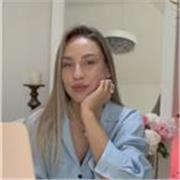 Laureata in Lingue Straniere propone lezioni d'inglese online