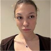 Communication-focused English tutor helping students gain confidence in speaking.
I teach adults and young professionals.