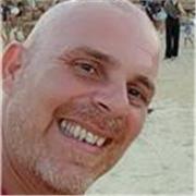 Psicolo clinico e del lavoro impartisce lezioni a studenti o laureandi in Psicologia