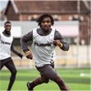 Professeur de sport et je vais enseigner à toute personne