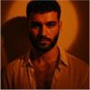 Je peux enseigner l'anglais et traduire la langue pour des étudiants de tout âge