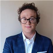 Laureato in Scienze Filosofiche offre lezioni online a studenti di qualsiasi ordine e grado in discipline umanistiche e inglese.