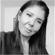 Busco empleo como profesora de yoga