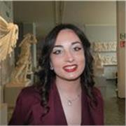 Laurenda in Lettere Moderne offre ripetizioni di storia, italiano, latino, greco, geografia e aiuto compiti per elementari e medie