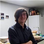 Estudiante universitario de informática, apto para jóvenes y adolescentes. Amable, paciente y con ganas de ayudar.