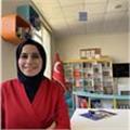 Edebiyat ve Türkçe derslerini international bir okulda öğretiyorum. 