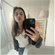 Llevo estudiando inglés desde los 4 años, y destaco en el idioma. Ahora mismo me estoy preparando para el examen C1.