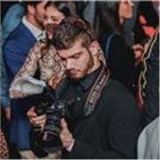 Preproduzione, produzione e postproduzione. La fotografia è fatta di questi tre elementi estremamente diversi fra loro, e per un approccio ottimale è importante padroneggiarli tutti e tre.

Offro lezioni per principianti e amatori, partendo dal funzioname