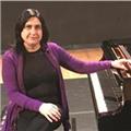 Profesora de piano presencial y online para todas las edades