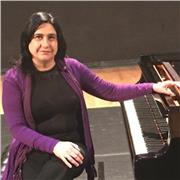 Profesora de piano presencial y online para todas las edades