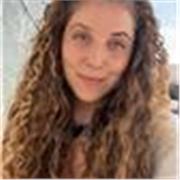 Tengo Bachiller y actualmente estudio en la universidad, tengo experiencia trabajando con niños/as y dispongo de referencias