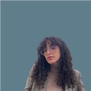 Hello , je m'appelle Maroua , étudiante en M1 en école de commerce et polyglotte ! 
Comme j'ai un niveau C2 en anglais ( TOEIC) , j'offre des cours particuliers en anglais . Quel que soit votre objectifs : apprendre à parler couramment la langue , soutien