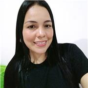 Profesor de naturales y castellano imparte clases a niños y niñas