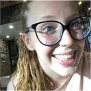 Ragazza al terzo anno di liceo offre ripetizioni di inglese per ragazzi fino al primo anno di superiori. Livello certificato B2