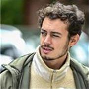 Insegnante, fotografo, navigatore, studente