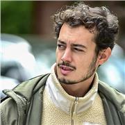 Insegnante, fotografo, navigatore, studente