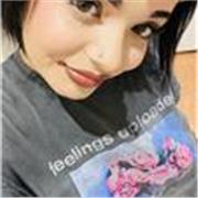 Me defino como una persona muy simpatica, respetuosa y amable, y me encanta enseñar 