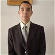 Joven titulado con B2 de Cambridge en inglés. Persona muy creativa a la que le encantan aprender y enseñar. Con cualquier público.
