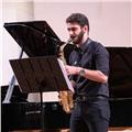 Studente del conservatorio impartisce lezioni di sassofono