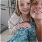 Professeur de Fle qui donne cours aux adultes mais aussi aux enfants, étudiants pour du soutien scolaire