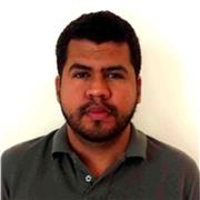 Profesor de Ciencias Sociales imparte clases para niños, jovenes y adultos