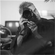 photographe professionnel avec 30 ans d'expérience. représenté par l'agence VU à Paris, je donne également des workshops .