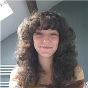 Professeure de mathématiques pour collégiens. Titulaire d'un baccalauréat général spécialité mathématiques et physique-chimie.